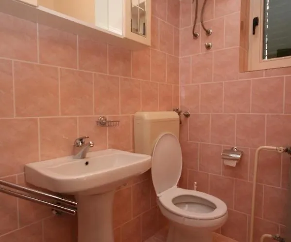 Apartment By The Sea Turanj, Biograd - 6445 Turanj