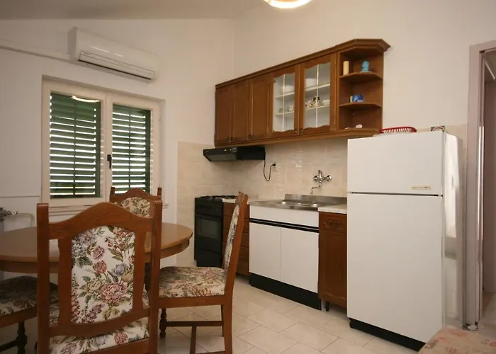 公寓 By The Sea Turanj, Biograd - 6445 图兰杰